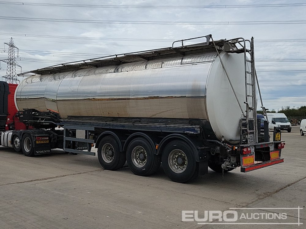 Fruehauf Tri Axle Tanker Trailer - Tank semi-trailer: picture 3 Fruehauf Tri Axle Tanker Trailer - Tank semi-trailer: picture 3