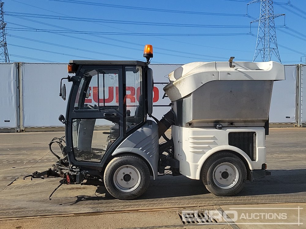 Hako Citymaster 1200 4x2 Sweeper Lorry (Not Road Registered, Reg Docs Are NOT Available) - Road sweeper: picture 2 Hako Citymaster 1200 4x2 Sweeper Lorry (Not Road Registered, Reg Docs Are NOT Available) - Road sweeper: picture 2