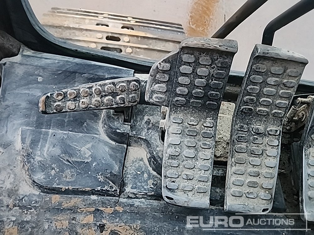 Crawler excavator Hitachi ZX210LC-3: picture 34 Crawler excavator Hitachi ZX210LC-3: picture 34