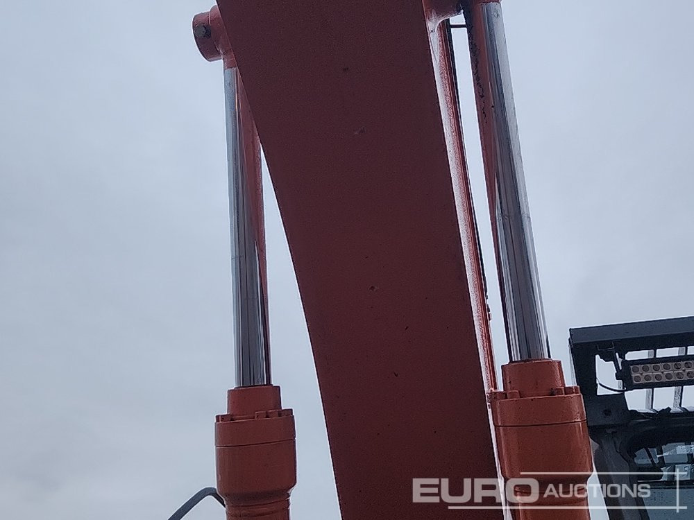 Crawler excavator Hitachi ZX210LC-3: picture 19 Crawler excavator Hitachi ZX210LC-3: picture 19