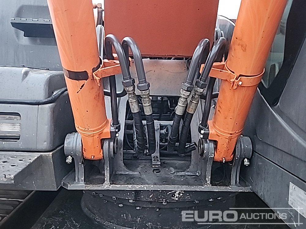 Crawler excavator Hitachi ZX210LC-3: picture 21 Crawler excavator Hitachi ZX210LC-3: picture 21