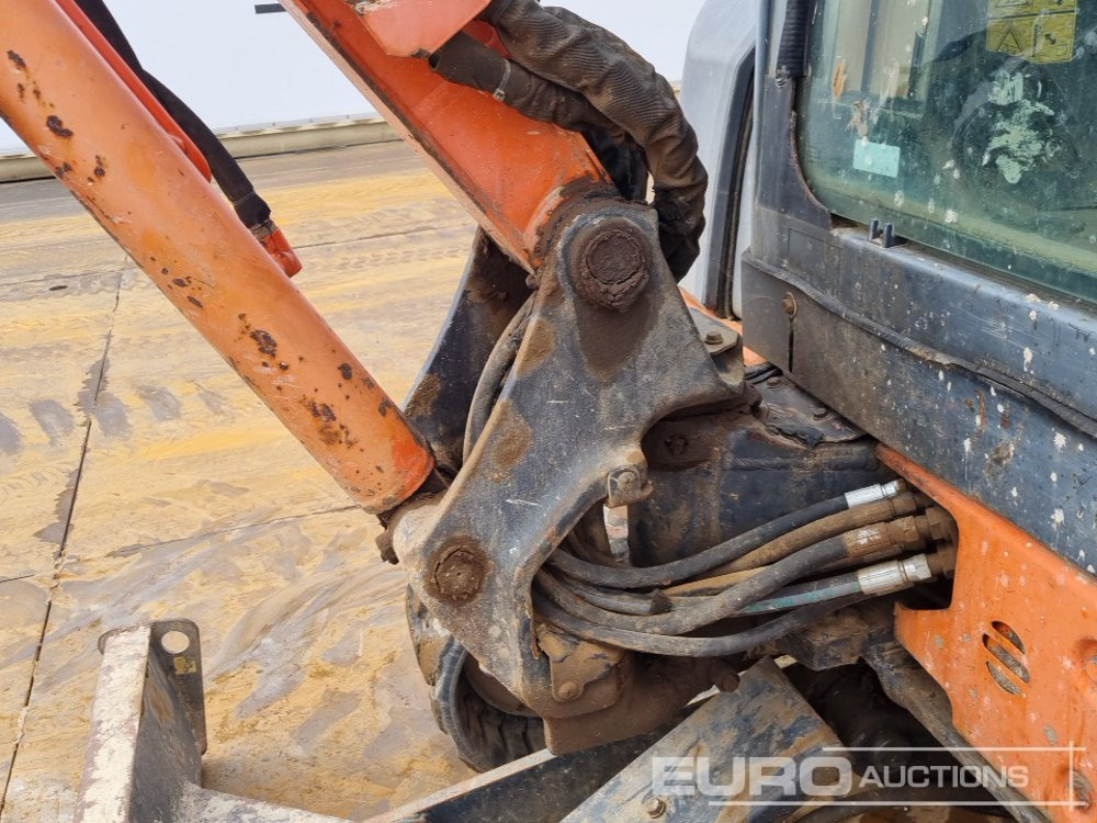 Mini excavator Hitachi ZX27U-2 CLR: picture 11