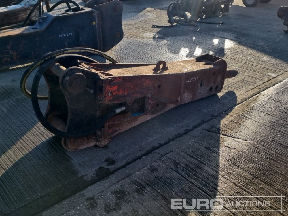 Hydraulic Breaker 80mm Pin to suit 20 Ton Excavator - Hydraulic hammer: picture 5 Hydraulic Breaker 80mm Pin to suit 20 Ton Excavator - Hydraulic hammer: picture 5