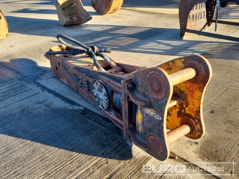 Hydraulic Breaker 80mm Pin to suit 20 Ton Excavator - Hydraulic hammer: picture 3 Hydraulic Breaker 80mm Pin to suit 20 Ton Excavator - Hydraulic hammer: picture 3