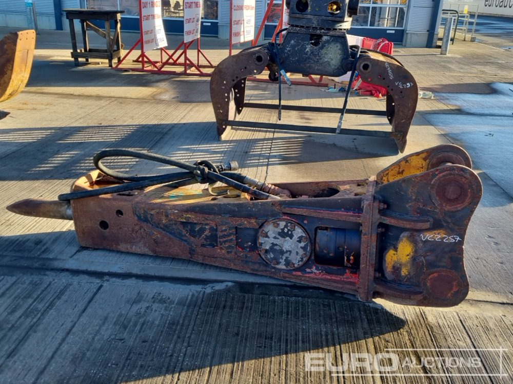 Hydraulic Breaker 80mm Pin to suit 20 Ton Excavator - Hydraulic hammer: picture 2 Hydraulic Breaker 80mm Pin to suit 20 Ton Excavator - Hydraulic hammer: picture 2