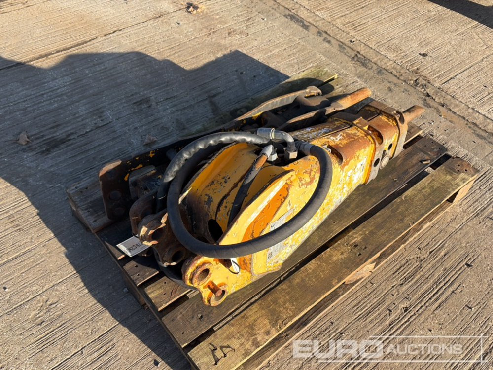 JCB Hydraulic Breaker 30-35mm Pin to suit Mini Excavator (2 of) - Hydraulic hammer: picture 5 JCB Hydraulic Breaker 30-35mm Pin to suit Mini Excavator (2 of) - Hydraulic hammer: picture 5
