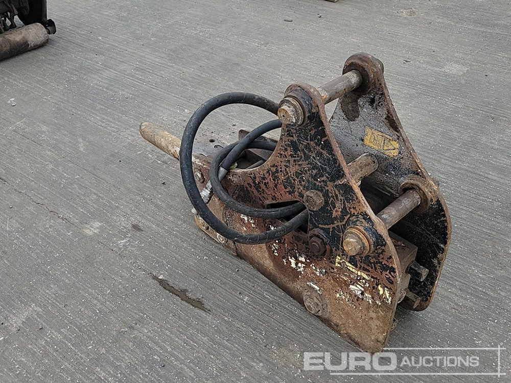 JCB Hydraulic Breaker 45mm Pin to suit 4-6 Ton Excavator - Hydraulic hammer: picture 3 JCB Hydraulic Breaker 45mm Pin to suit 4-6 Ton Excavator - Hydraulic hammer: picture 3