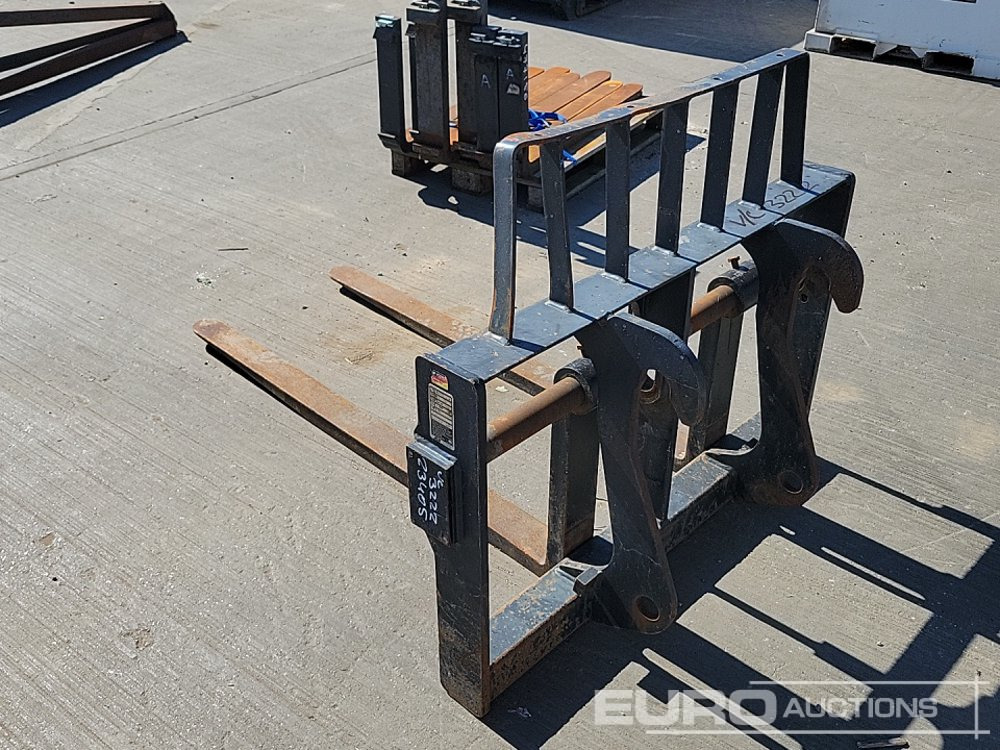 2020 JLG Fork Frame & Forks to suit Telehandler - Material handling equipment: picture 3 2020 JLG Fork Frame & Forks to suit Telehandler - Material handling equipment: picture 3