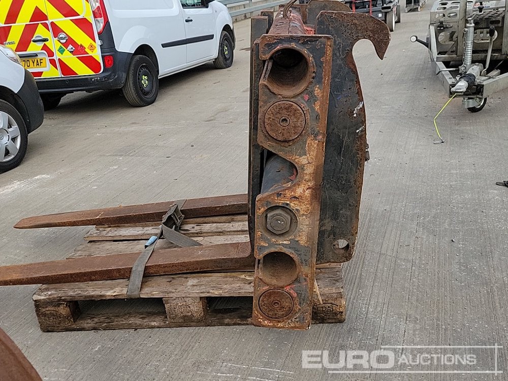 Material handling equipment Fork Positioner & Forks to suit Loader: picture 12