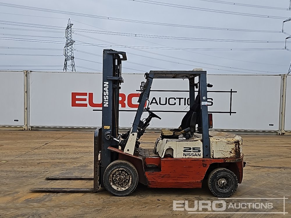 Nissan 25 - Forklift: picture 2 Nissan 25 - Forklift: picture 2