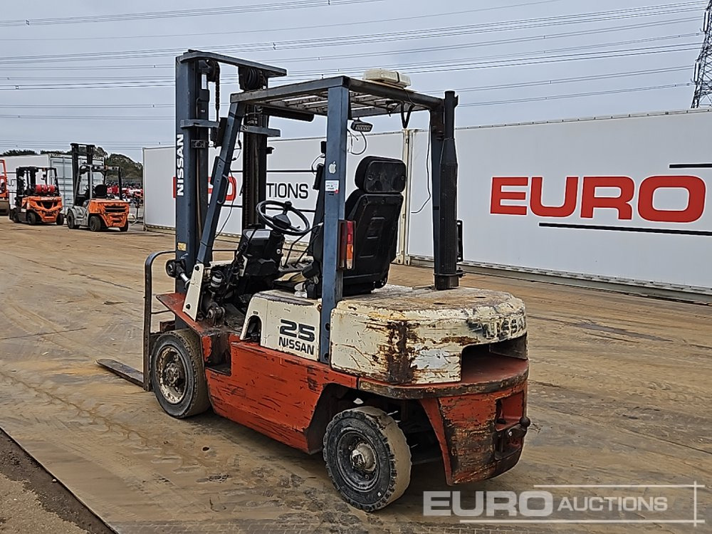 Nissan 25 - Forklift: picture 3 Nissan 25 - Forklift: picture 3