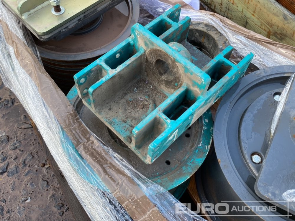 Pallet of Belt Tensioner Idler Pulleys - Belt tensioner for Construction machinery: picture 5 Pallet of Belt Tensioner Idler Pulleys - Belt tensioner for Construction machinery: picture 5