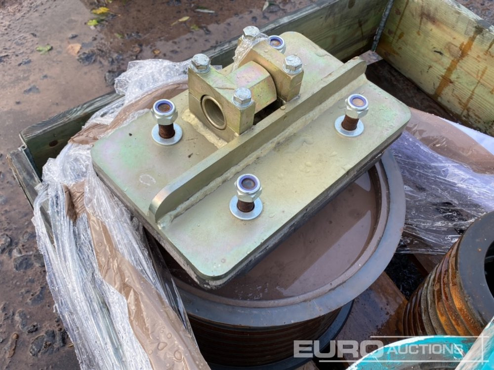 Pallet of Belt Tensioner Idler Pulleys - Belt tensioner for Construction machinery: picture 4 Pallet of Belt Tensioner Idler Pulleys - Belt tensioner for Construction machinery: picture 4
