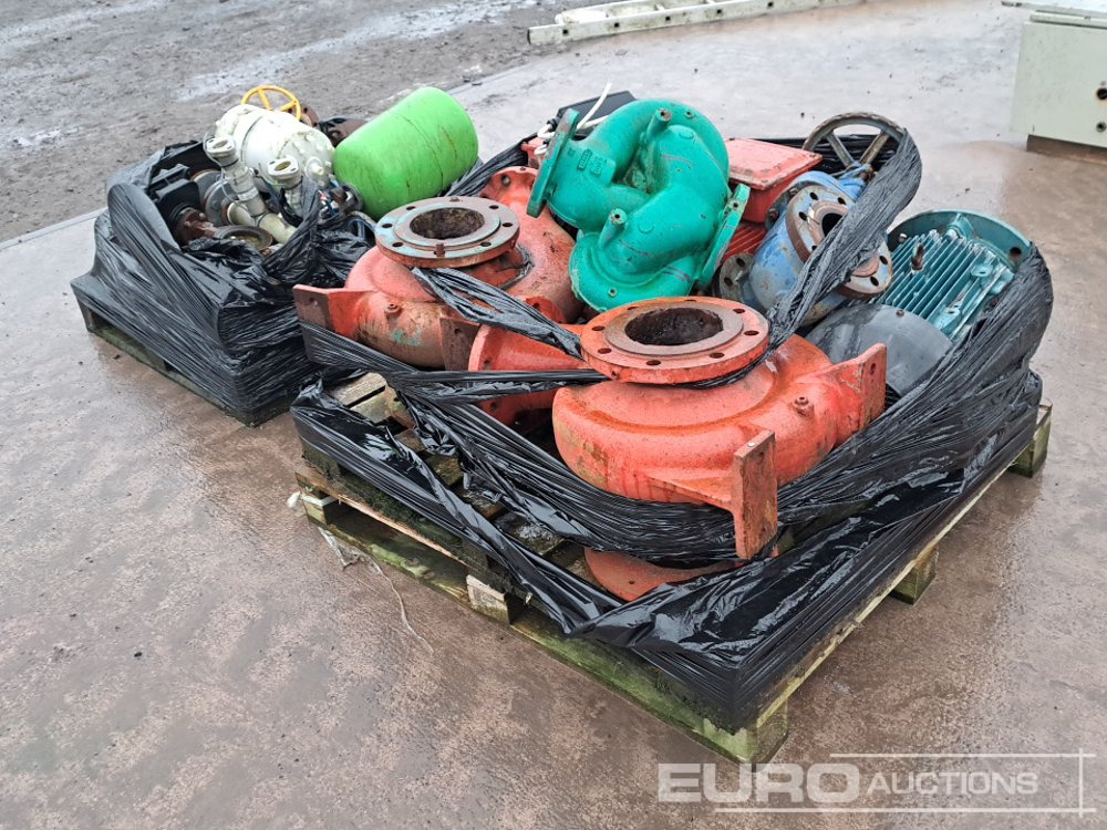 Pallet of Water Fittings & Pumps (2 of) - Construction equipment: picture 1 Pallet of Water Fittings & Pumps (2 of) - Construction equipment: picture 1
