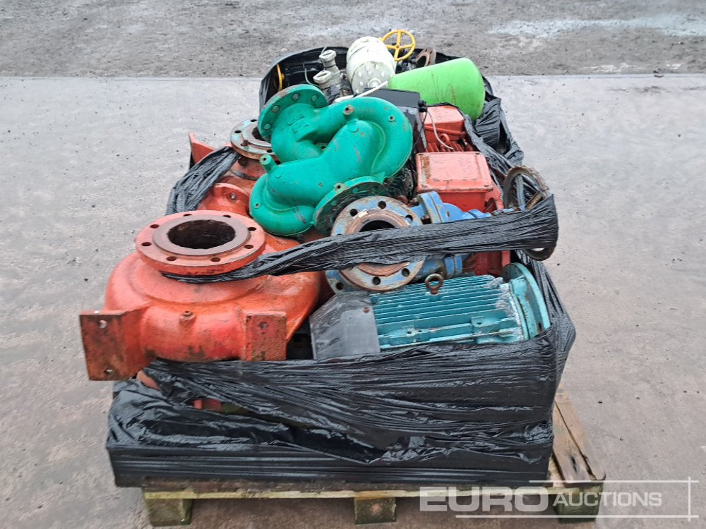 Pallet of Water Fittings & Pumps (2 of) - Construction equipment: picture 2 Pallet of Water Fittings & Pumps (2 of) - Construction equipment: picture 2