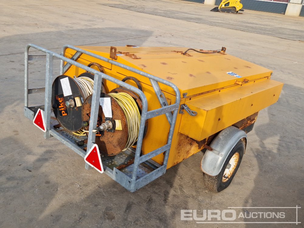 Pike Single Axle Portable 2 Way Traffic Light System - Construction equipment: picture 5 Pike Single Axle Portable 2 Way Traffic Light System - Construction equipment: picture 5