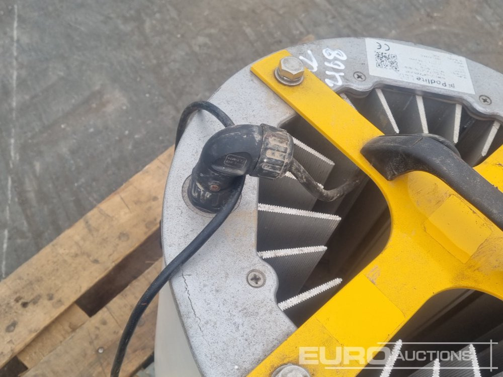 Construction equipment Podlite 110Volt LED Work Light & Tripod Stand, Makita 5903 110Volt Circular Saw: picture 15