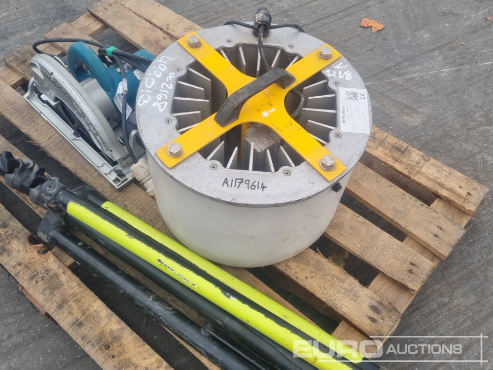 Construction equipment Podlite 110Volt LED Work Light & Tripod Stand, Makita 5903 110Volt Circular Saw: picture 13