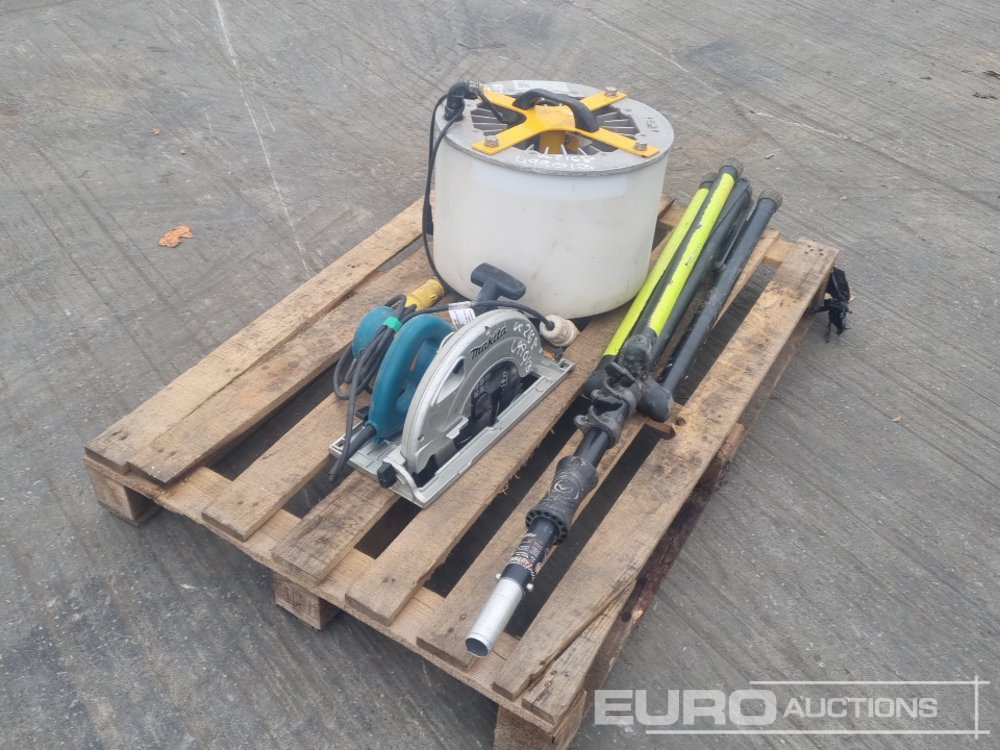 Construction equipment Podlite 110Volt LED Work Light & Tripod Stand, Makita 5903 110Volt Circular Saw: picture 7