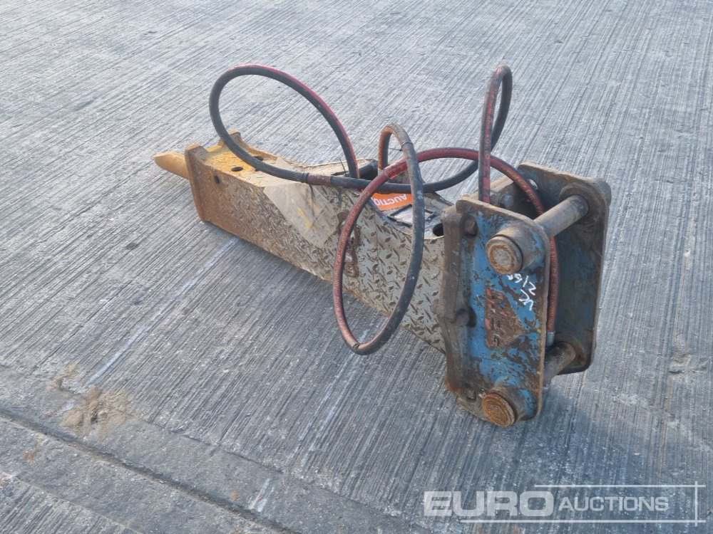 Queng Hydraulic Breaker 45mm Pin to suit 4-6 Ton Excavator - Hydraulic hammer: picture 3 Queng Hydraulic Breaker 45mm Pin to suit 4-6 Ton Excavator - Hydraulic hammer: picture 3
