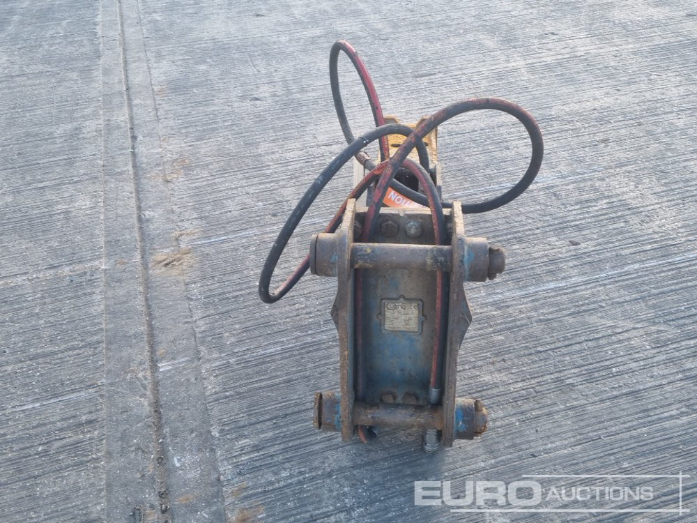 Queng Hydraulic Breaker 45mm Pin to suit 4-6 Ton Excavator - Hydraulic hammer: picture 4 Queng Hydraulic Breaker 45mm Pin to suit 4-6 Ton Excavator - Hydraulic hammer: picture 4