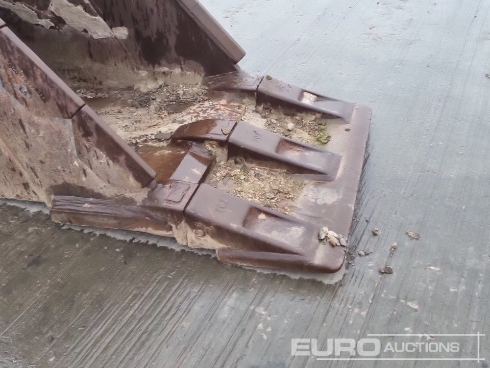 Bucket Strickland 24" Digging Bucket 80mm Pin to suit 20 Ton Excavator: picture 10