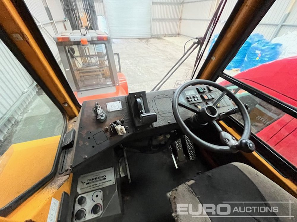 Terminal tractor Terberg YT180: picture 8