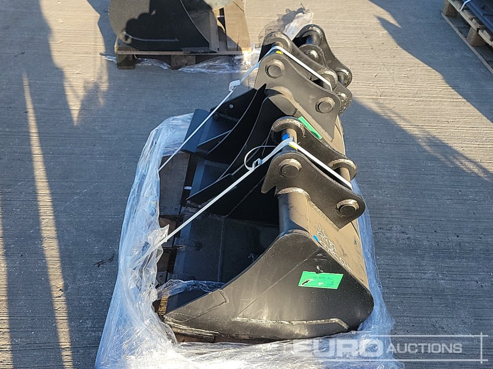 Unused 20", 12", 12" Digging Bucket 40mm Pin to suit Mini Excavator - Bucket: picture 2 Unused 20", 12", 12" Digging Bucket 40mm Pin to suit Mini Excavator - Bucket: picture 2