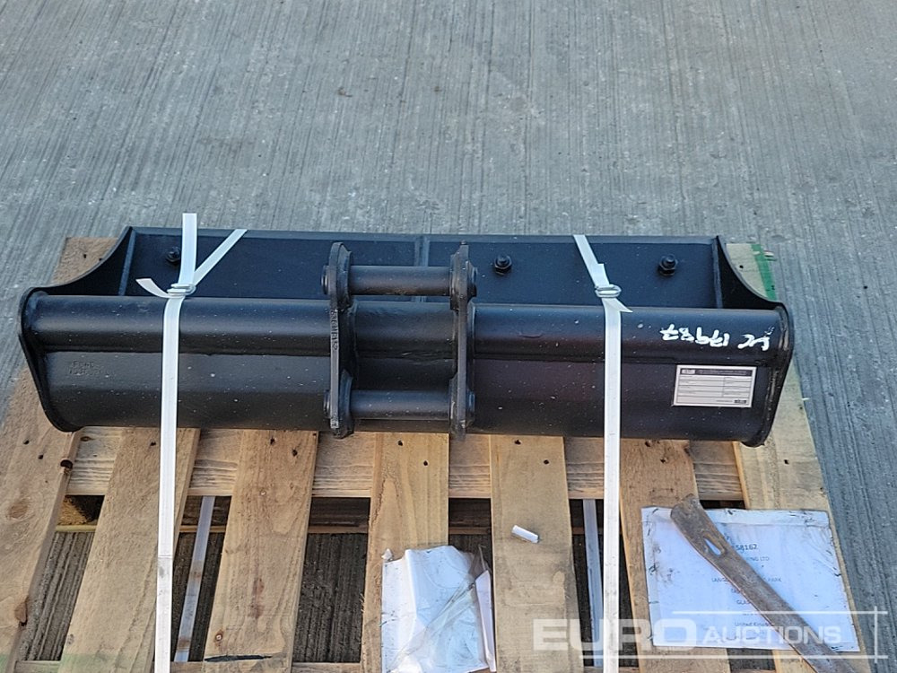 Unused 2024 Miller 36" Ditching Bucket 30mm Pin to suit Mini Excavator - Bucket: picture 4 Unused 2024 Miller 36" Ditching Bucket 30mm Pin to suit Mini Excavator - Bucket: picture 4