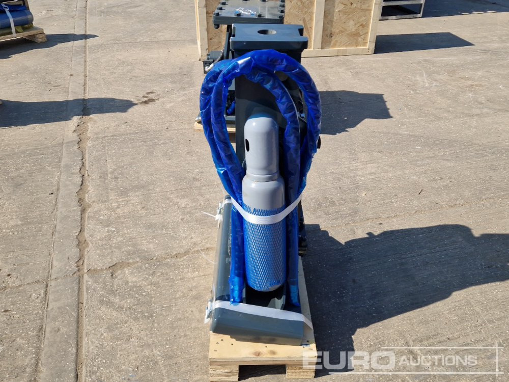 Unused 2025 Hydraulic Breaker to suit Skidsteer - Hydraulic hammer: picture 2 Unused 2025 Hydraulic Breaker to suit Skidsteer - Hydraulic hammer: picture 2