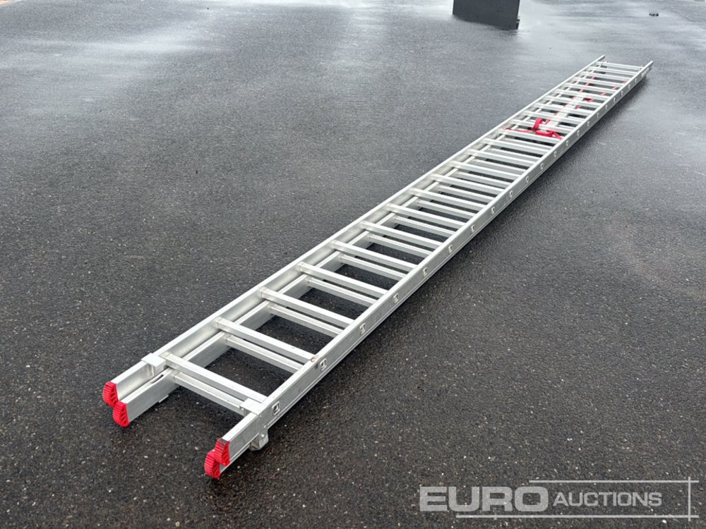 Unused 23 Rung Double Extension Aluminium Ladder, Non Slip Stabliser Bar - Workshop equipment: picture 2 Unused 23 Rung Double Extension Aluminium Ladder, Non Slip Stabliser Bar - Workshop equipment: picture 2