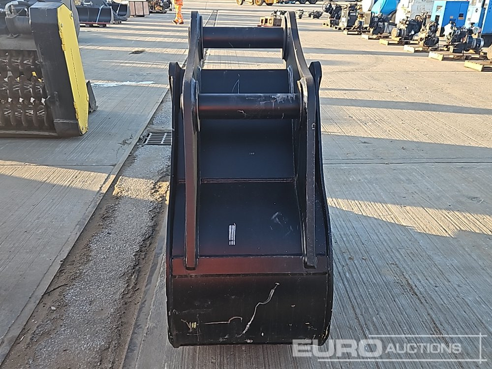 Unused 24" Digging Bucket 80mm Pin to suit 20 Ton Excavator - Bucket: picture 4 Unused 24" Digging Bucket 80mm Pin to suit 20 Ton Excavator - Bucket: picture 4