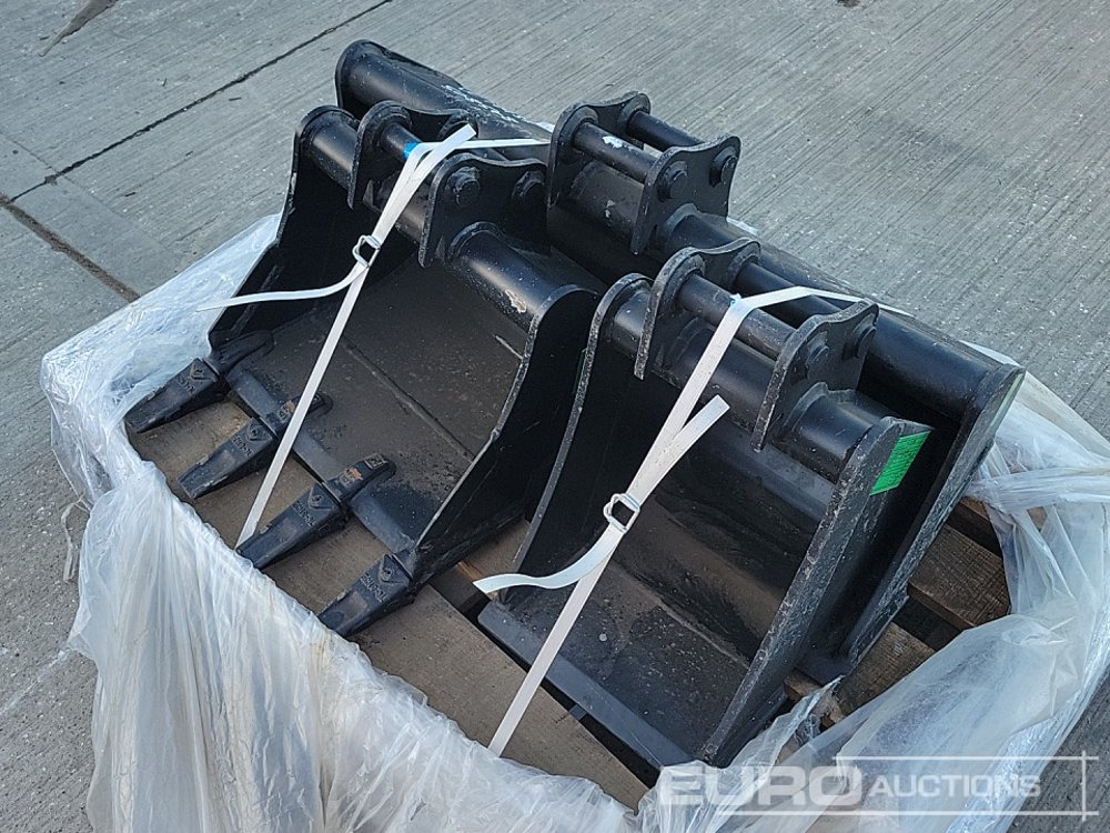 Unused 34" Ditching, 18", 12" Digging Bucket 30mm Pin to suit Mini Excavator - Bucket: picture 1 Unused 34" Ditching, 18", 12" Digging Bucket 30mm Pin to suit Mini Excavator - Bucket: picture 1