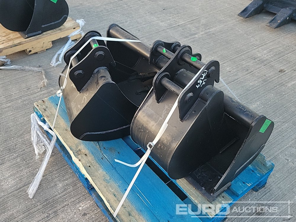 Unused 42" Ditching, 18", 12" Digging Bucket - Bucket: picture 1 Unused 42" Ditching, 18", 12" Digging Bucket - Bucket: picture 1