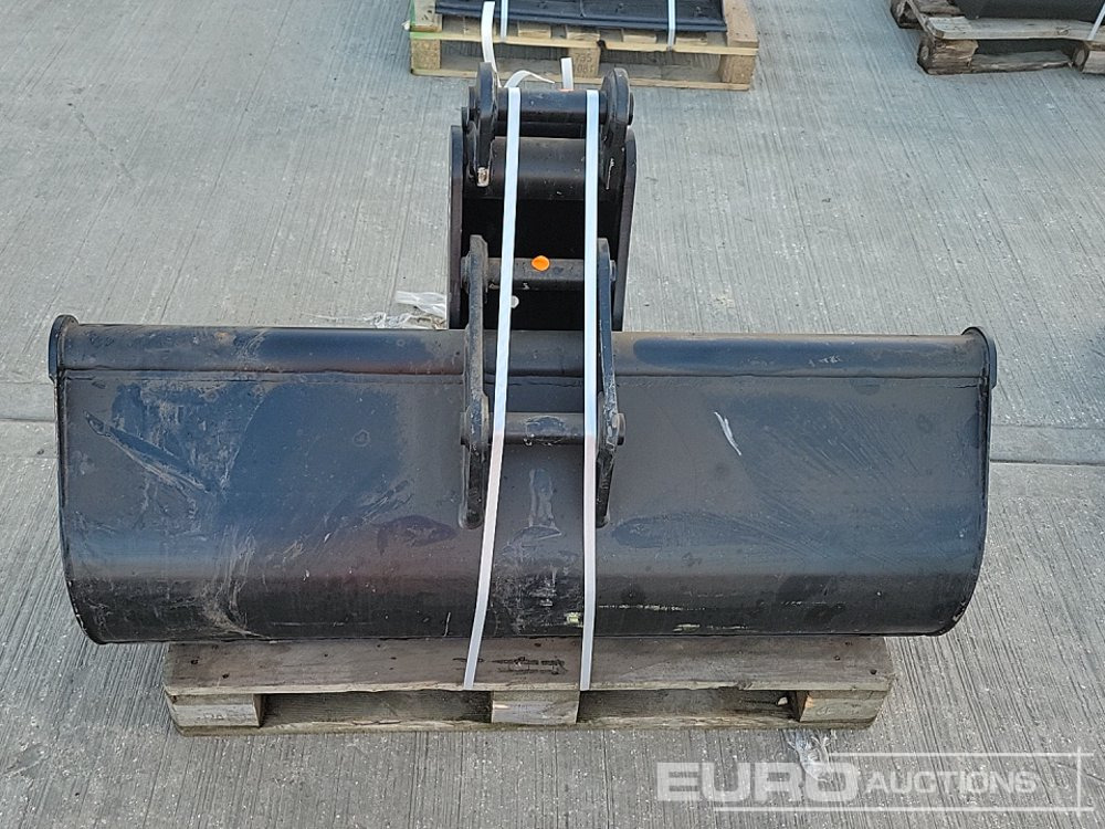 Unused 54" Ditching, 12" Digging Bucket 45mm Pin to suit 4-6 Ton Excavator - Bucket: picture 4 Unused 54" Ditching, 12" Digging Bucket 45mm Pin to suit 4-6 Ton Excavator - Bucket: picture 4