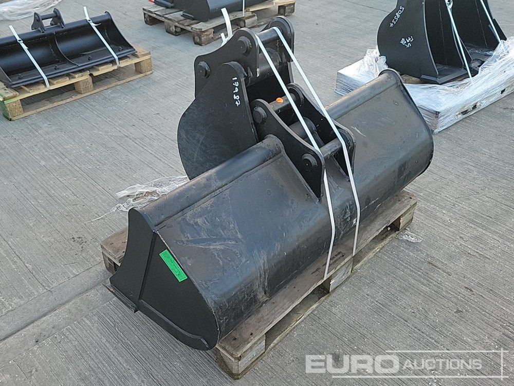 Unused 54" Ditching, 12" Digging Bucket 45mm Pin to suit 4-6 Ton Excavator - Bucket: picture 3 Unused 54" Ditching, 12" Digging Bucket 45mm Pin to suit 4-6 Ton Excavator - Bucket: picture 3