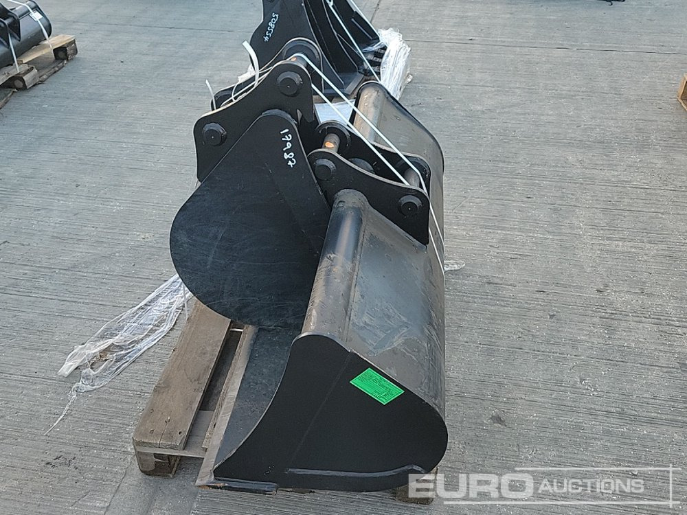 Unused 54" Ditching, 12" Digging Bucket 45mm Pin to suit 4-6 Ton Excavator - Bucket: picture 2 Unused 54" Ditching, 12" Digging Bucket 45mm Pin to suit 4-6 Ton Excavator - Bucket: picture 2