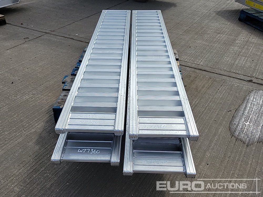 Construction equipment Unused Aluminium Low Loader Ramps (4 of): picture 8