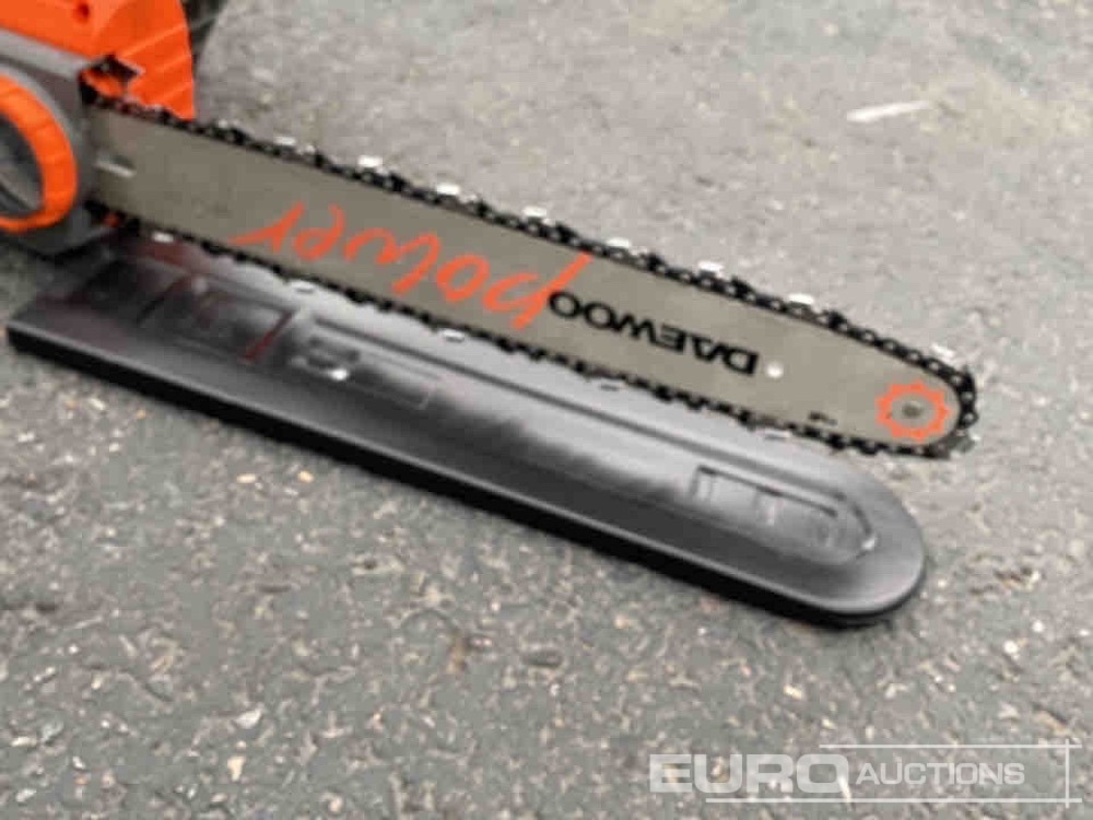 Unused Daewoo DCS2016E 2000W Electric Chainsaw (2 of) - Workshop equipment: picture 3 Unused Daewoo DCS2016E 2000W Electric Chainsaw (2 of) - Workshop equipment: picture 3