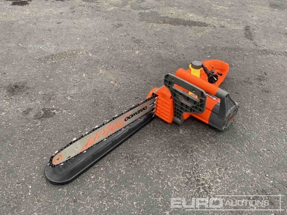 Unused Daewoo DCS2016E 2000W Electric Chainsaw (2 of) - Workshop equipment: picture 1 Unused Daewoo DCS2016E 2000W Electric Chainsaw (2 of) - Workshop equipment: picture 1