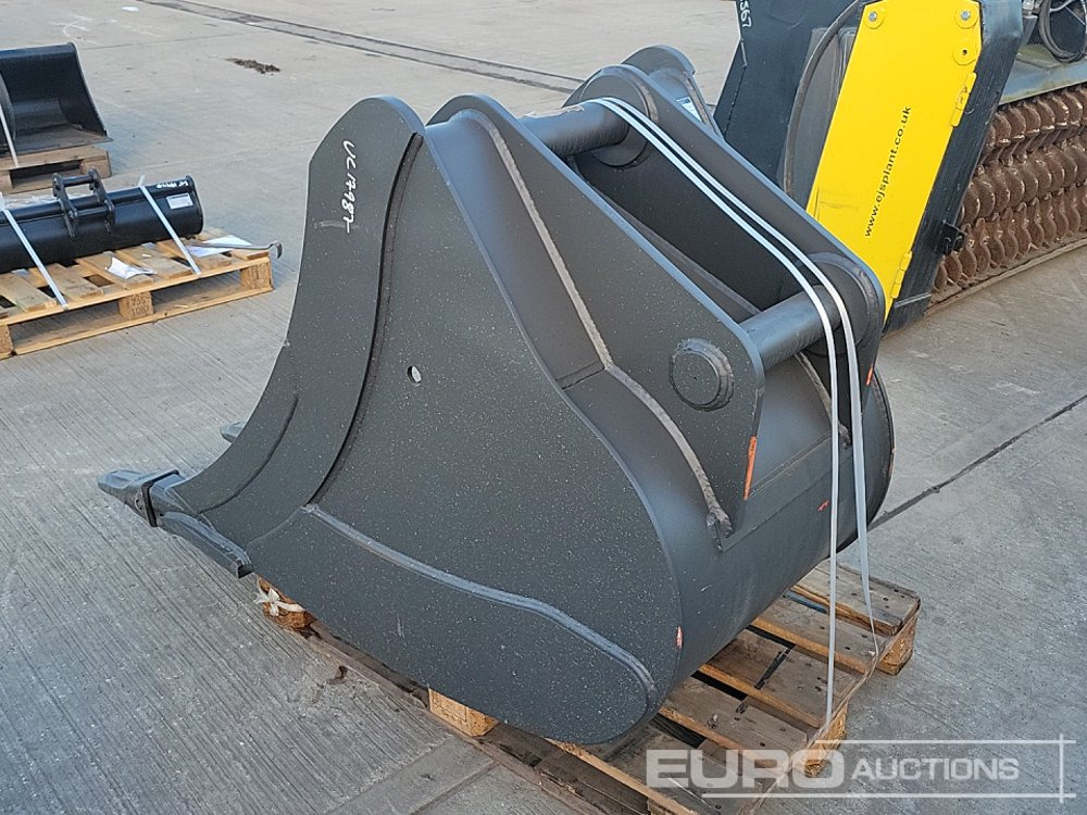 Unused Miller 30" Scoop Bucket 80mm Pin to suit 20 Ton Excavator - Bucket: picture 3 Unused Miller 30" Scoop Bucket 80mm Pin to suit 20 Ton Excavator - Bucket: picture 3
