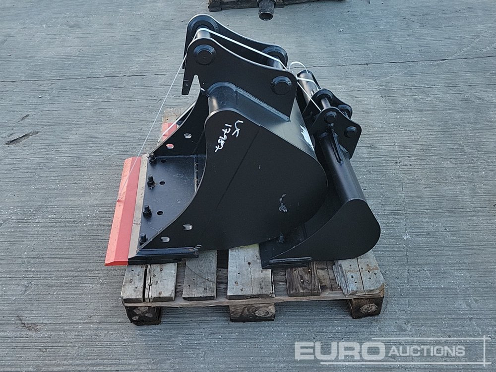 Unused Miller 36" Ditching, 24", 10" Digging Bucket 30-45mm Pin to suit Mini-6 Ton Excavator - Bucket: picture 2 Unused Miller 36" Ditching, 24", 10" Digging Bucket 30-45mm Pin to suit Mini-6 Ton Excavator - Bucket: picture 2