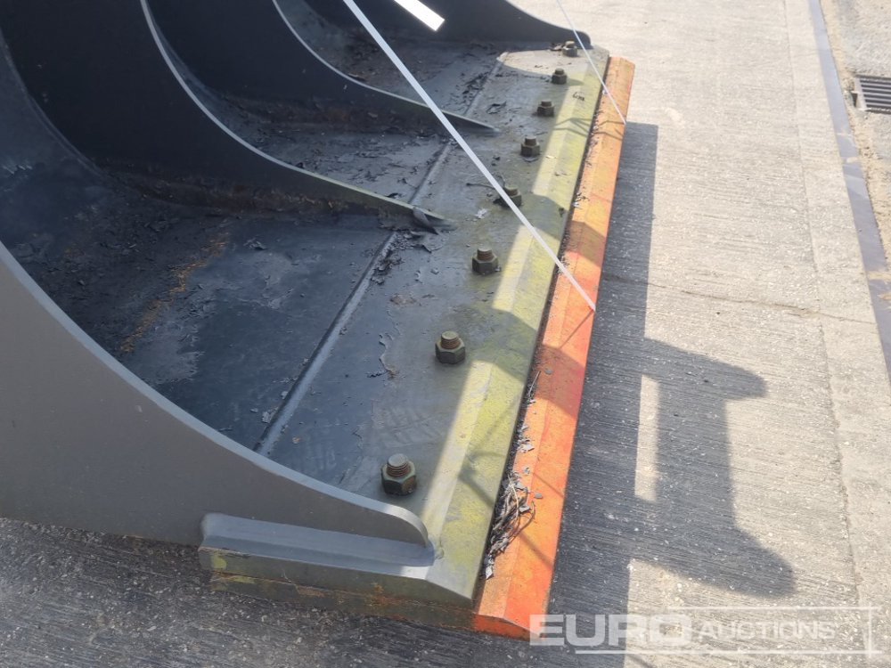 New Bucket Unused Miller 84" Ditching Bucket 100mm Pin to suit 40 Ton Excavator: picture 10