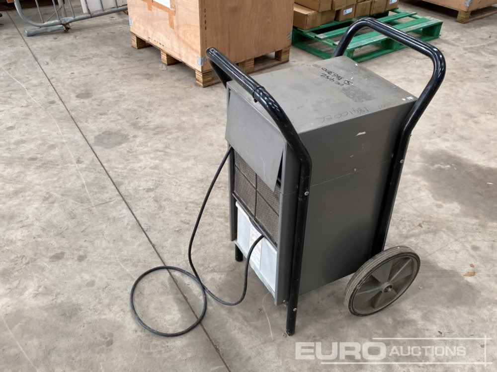 Woods 240 Volt Dehumidifier - Workshop equipment: picture 2 Woods 240 Volt Dehumidifier - Workshop equipment: picture 2