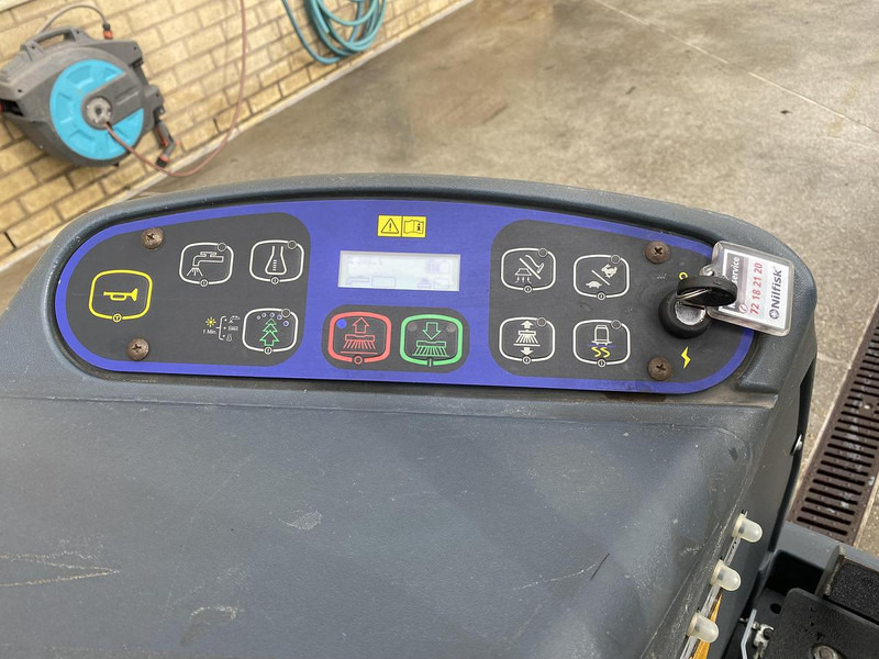 Scrubber dryer Nilfisk SC6500 1100C, Veeg- Schrobmachine: picture 9