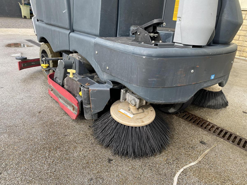 Scrubber dryer Nilfisk SC6500 1100C, Veeg- Schrobmachine: picture 12