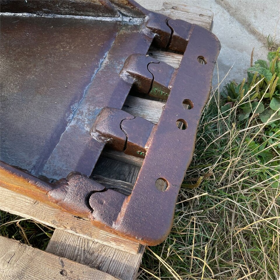 ABC 45cm - Bucket for Backhoe loader: picture 4 ABC 45cm - Bucket for Backhoe loader: picture 4