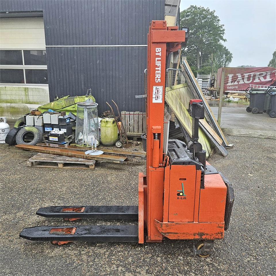 BT LSF 1250E - Pallet truck: picture 3 BT LSF 1250E - Pallet truck: picture 3