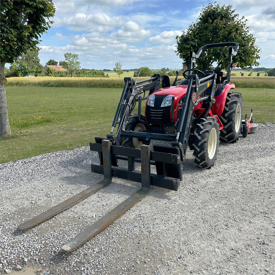 Branson 3100H - Municipal tractor: picture 2 Branson 3100H - Municipal tractor: picture 2