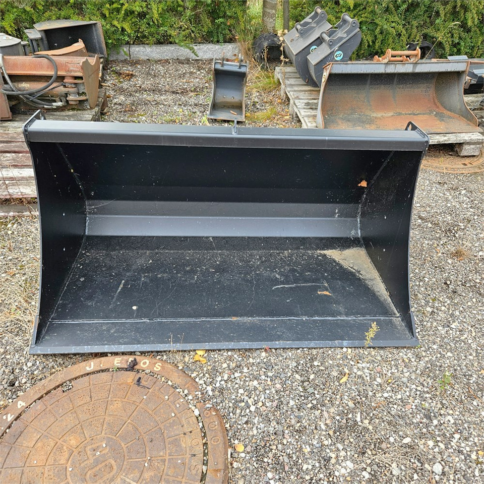 CP 150 cm - Loader bucket: picture 3 CP 150 cm - Loader bucket: picture 3